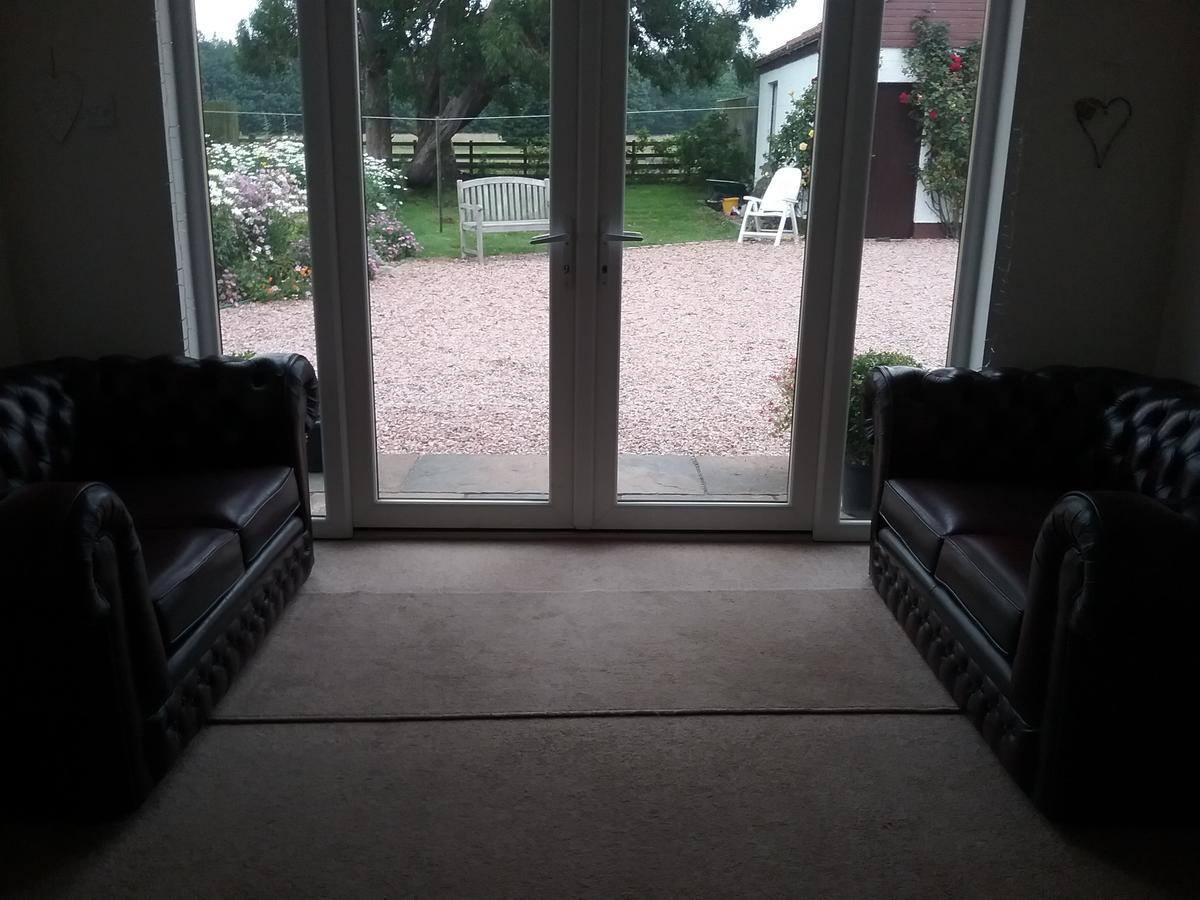Shangri-La Bed And Breakfast Leuchars ภายนอก รูปภาพ